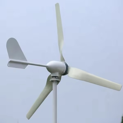 نظام توليد طاقة الرياح الهجينة 3Kw / 5Kw / 10Kw مع شفرات الألياف الزجاجية المقوية