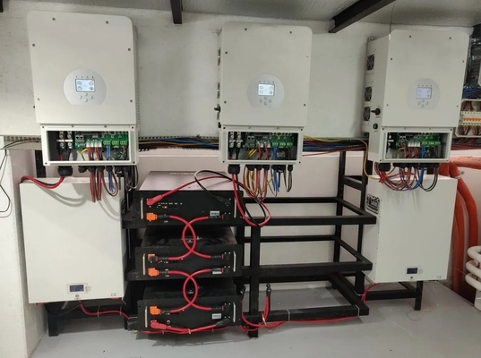 2024 نظام الطاقة الشمسية 5kw 6kw 8kw 10kw مع جهاز تحكم MPPT وتردد الخروج 50Hz
