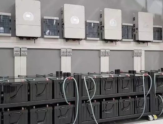 5KW 10kw نظام الطاقة الشمسية ل 220v / 380v الجهد الخارجي 24 ساعة العمل