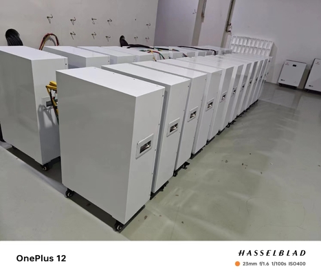 10.24kWh-30kwh بطارية تخزين شمسية ليتيم أيون نطاق الطاقة الخارجة للاتصال بالشبكة
