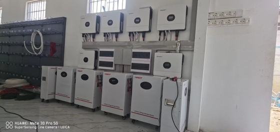 10.24kWh-30kwh بطارية تخزين شمسية ليتيم أيون نطاق الطاقة الخارجة للاتصال بالشبكة